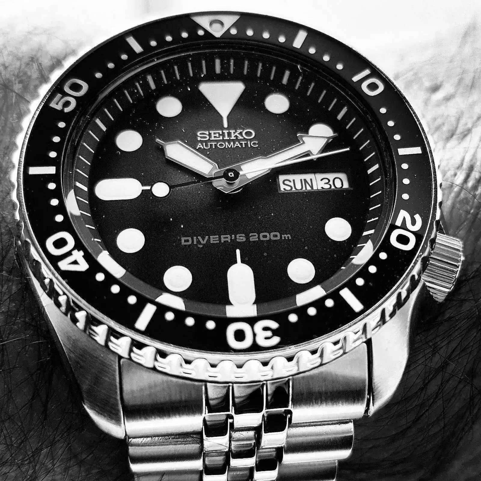 Seiko Prospex SKX009 Cal. 7S26 Auto 200M (B&W) (2).webp