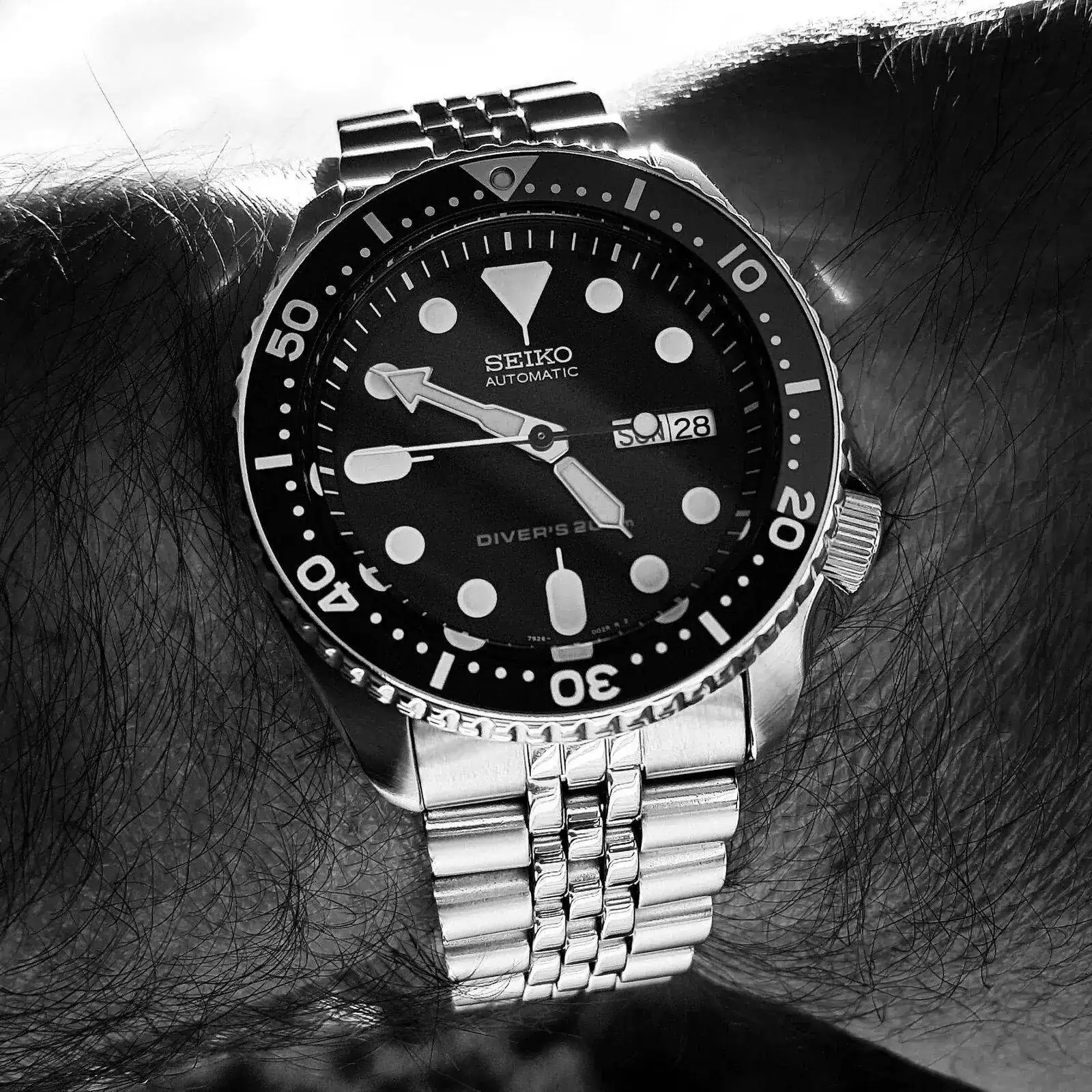 Seiko Prospex SKX009 Cal. 7S26 Auto 200M (B&W).webp