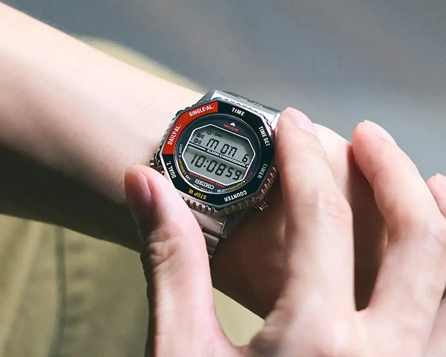 seiko-rotocall-red-wrist.webp.webp