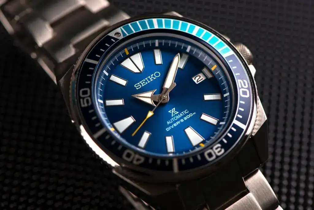 Seiko-Samurai-Blue-Lagoon-2-gear-patrol-970-retina-1940x1300.webp