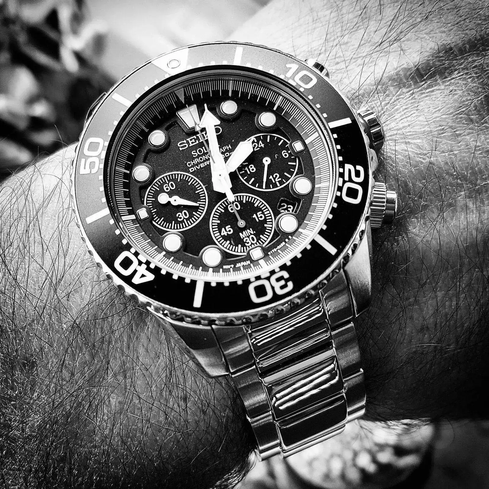 Seiko Solar Daytona Submariner Black  SSC017 200M (B&W) (1).webp