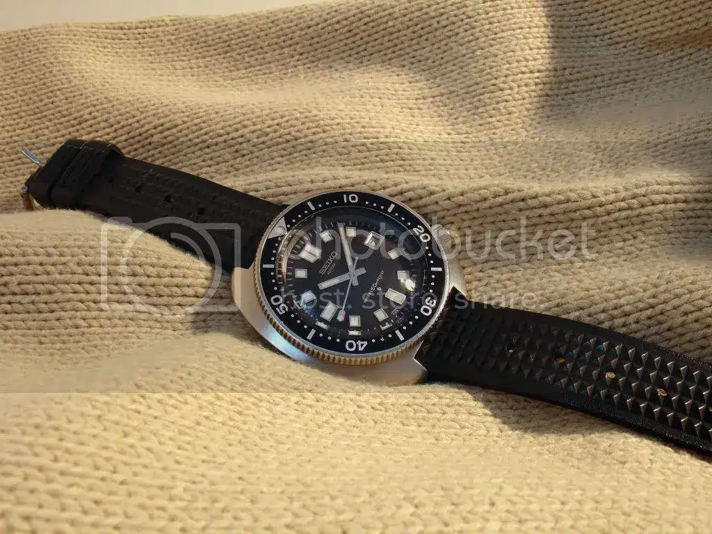 Seiko6105-8110_15.webp
