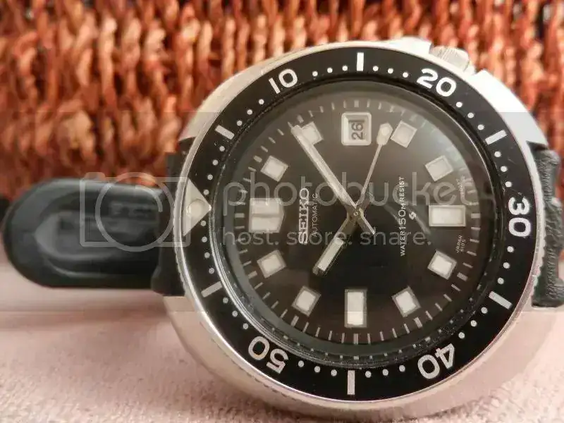Seiko6105-8119-1.webp