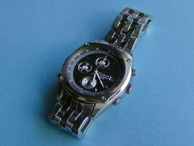 Seiko_Cronograph_7T32-6J50_1.webp