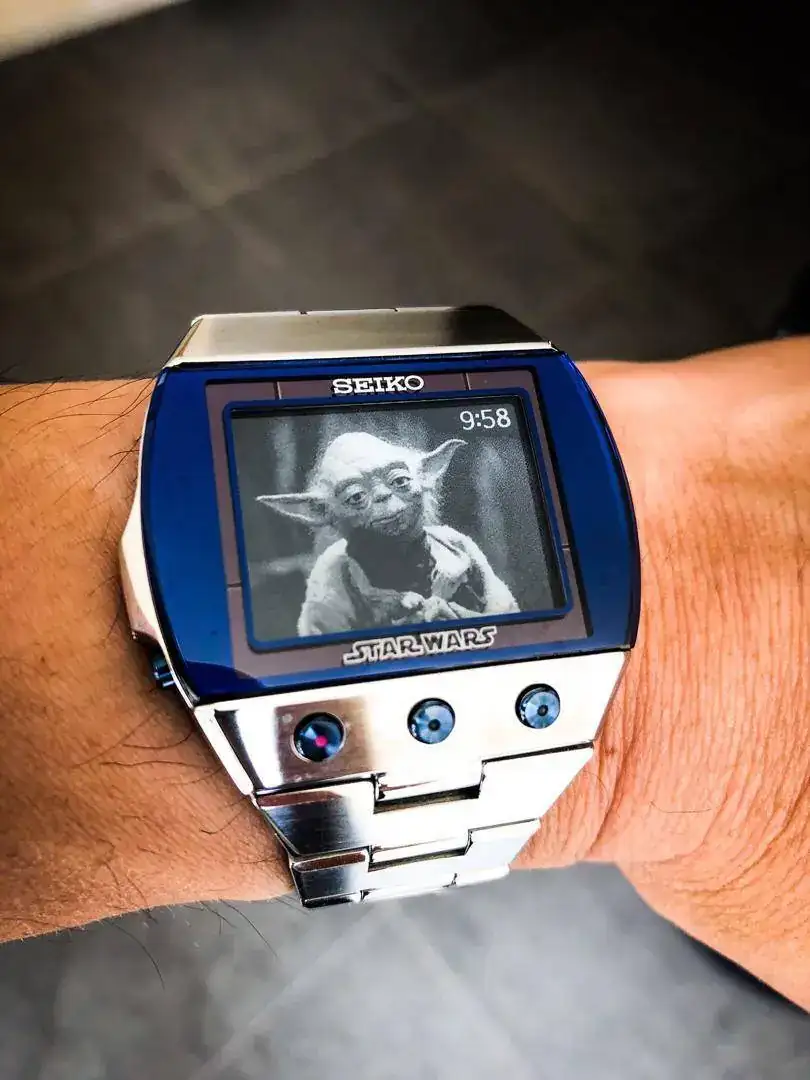 seiko_limited_edition_star_wars_watch_r2d2_1559457909_43f48c01_progressive.jpg
