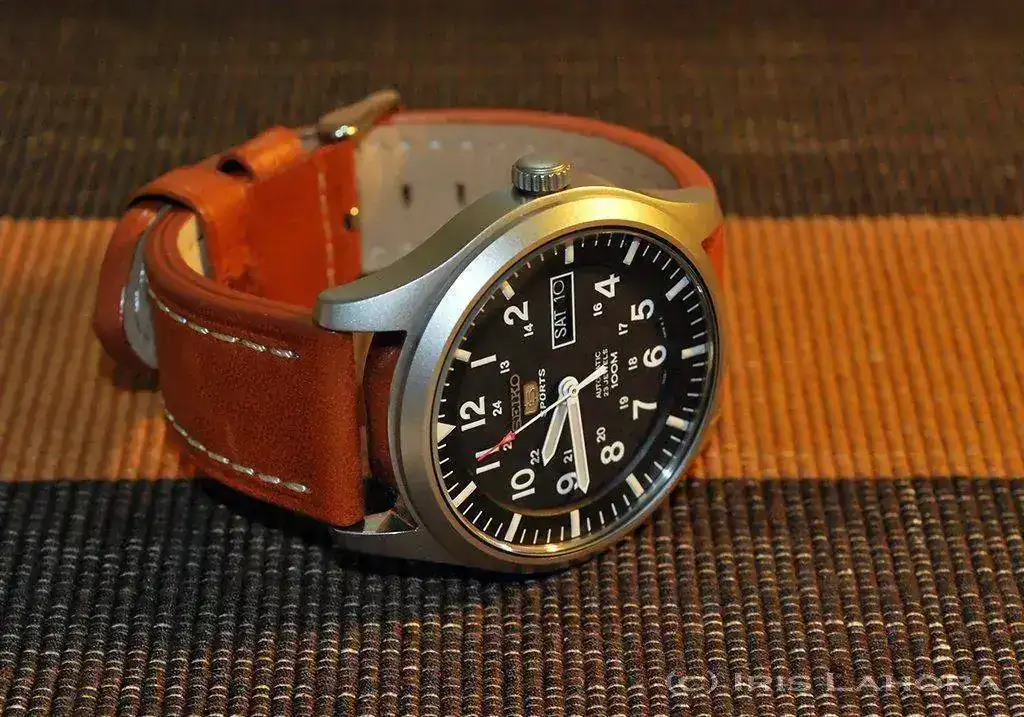 Seiko_Military_on_leather.webp