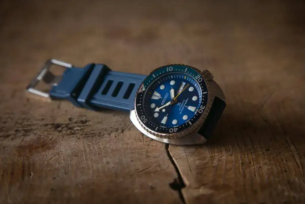 Seiko_turtle_blue_lagoon_blue_borealis_1.webp