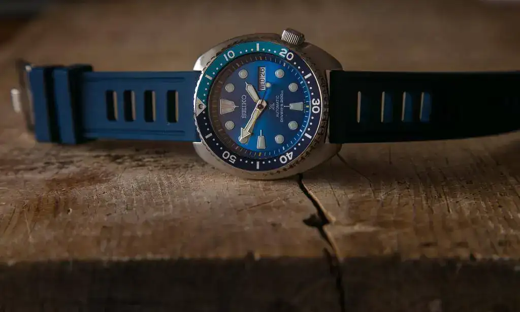 Seiko_turtle_blue_lagoon_blue_borealis_2.webp