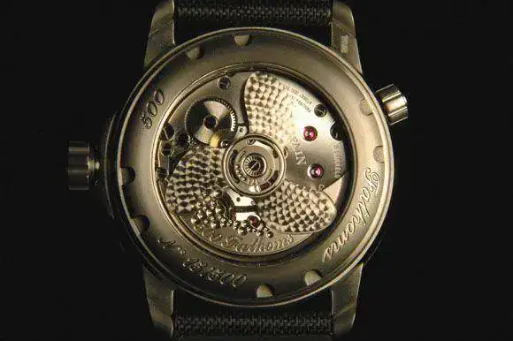 -selling-advice-blancpain-watch-500fathom-caseback.webp
