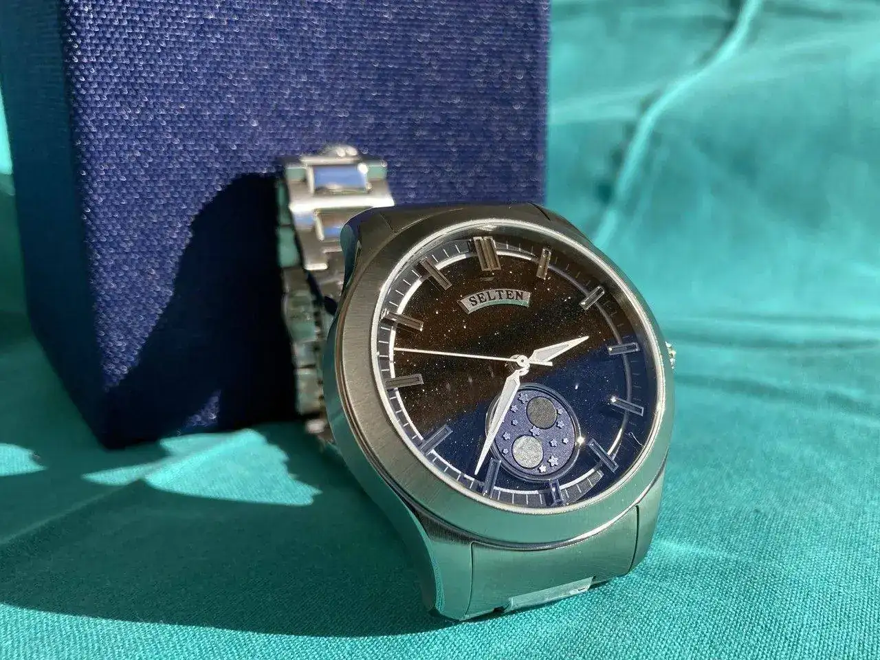 SeltenWatch-0.JPG