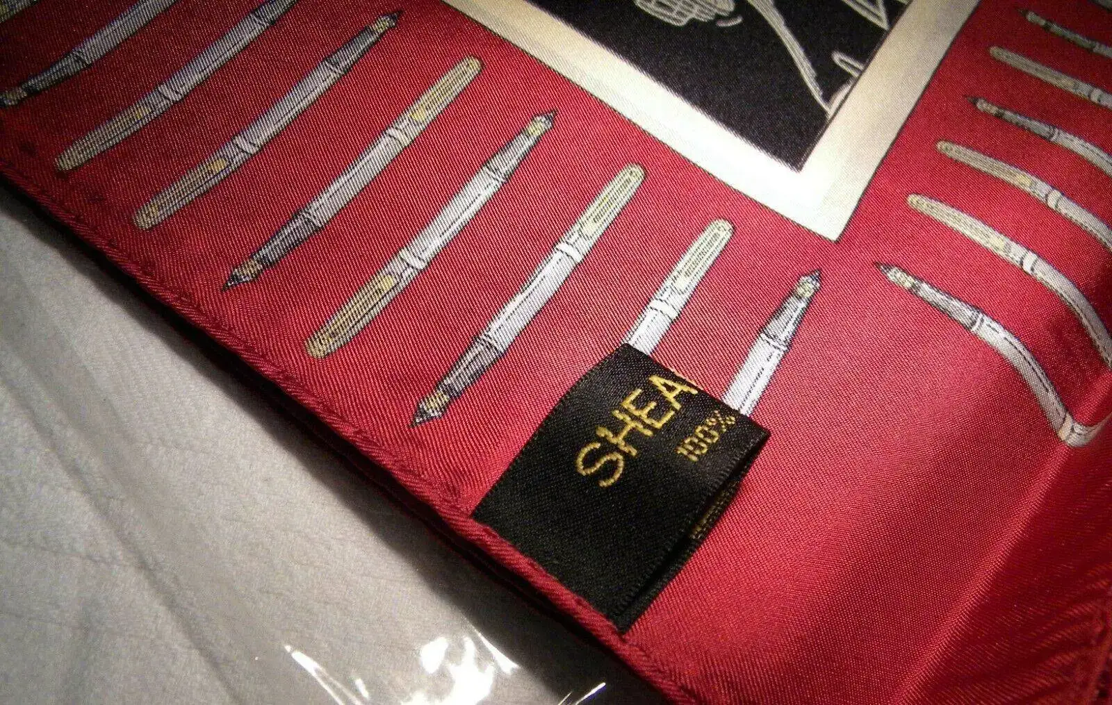 SHEAFFER FOUNTAIN PEN SILK SCARF 2.webp