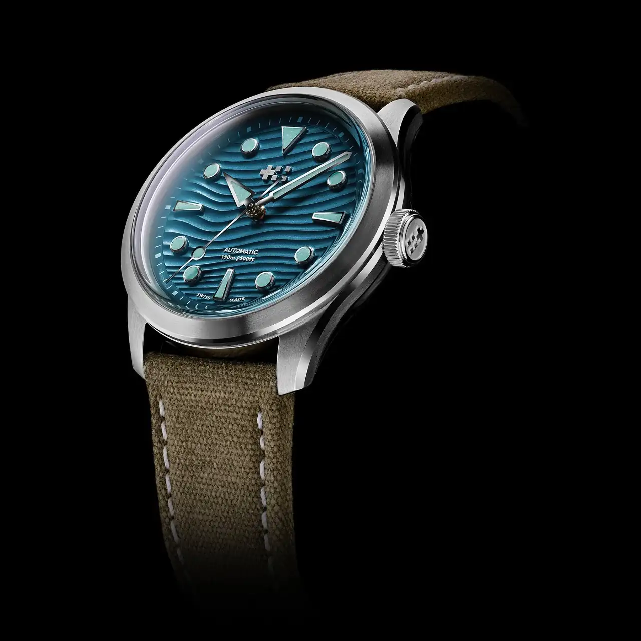 SHOT-04-THREE-QUARTER-STEEL-BLUE-AUTO-DIAL.webp