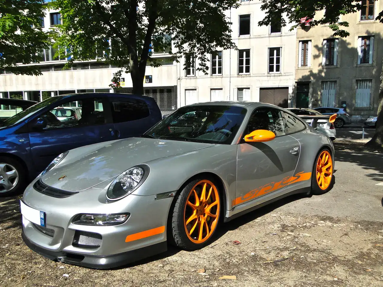 Silver_997_GT3_RS_in_Nancy.webp