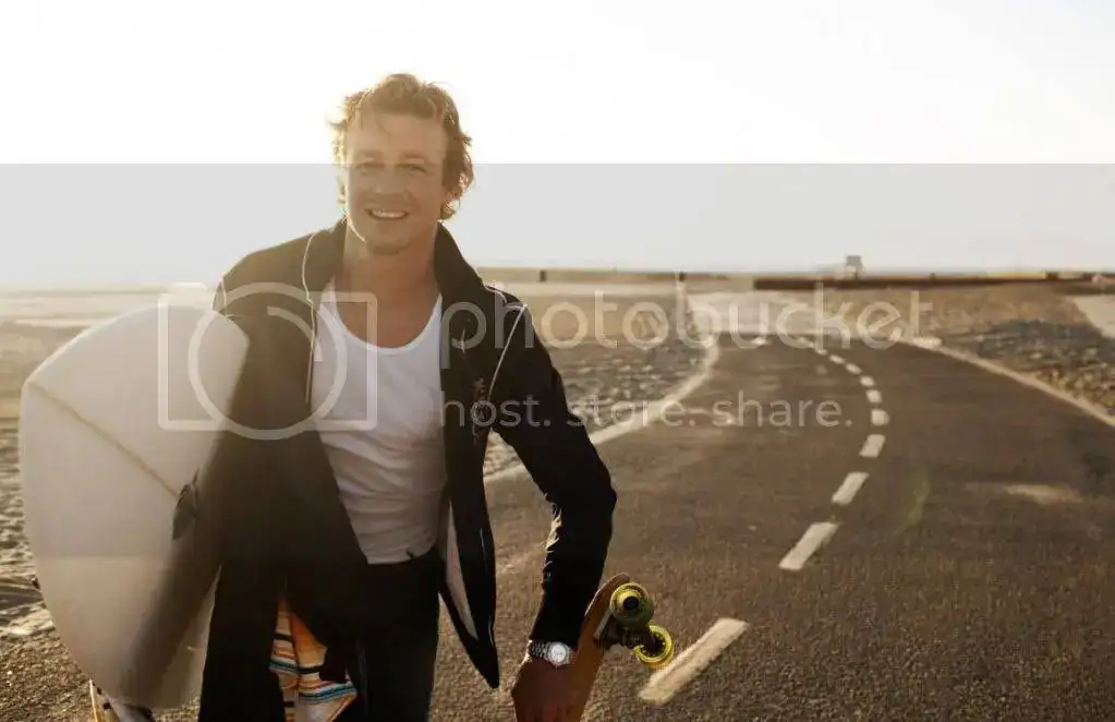 simonbaker013.webp