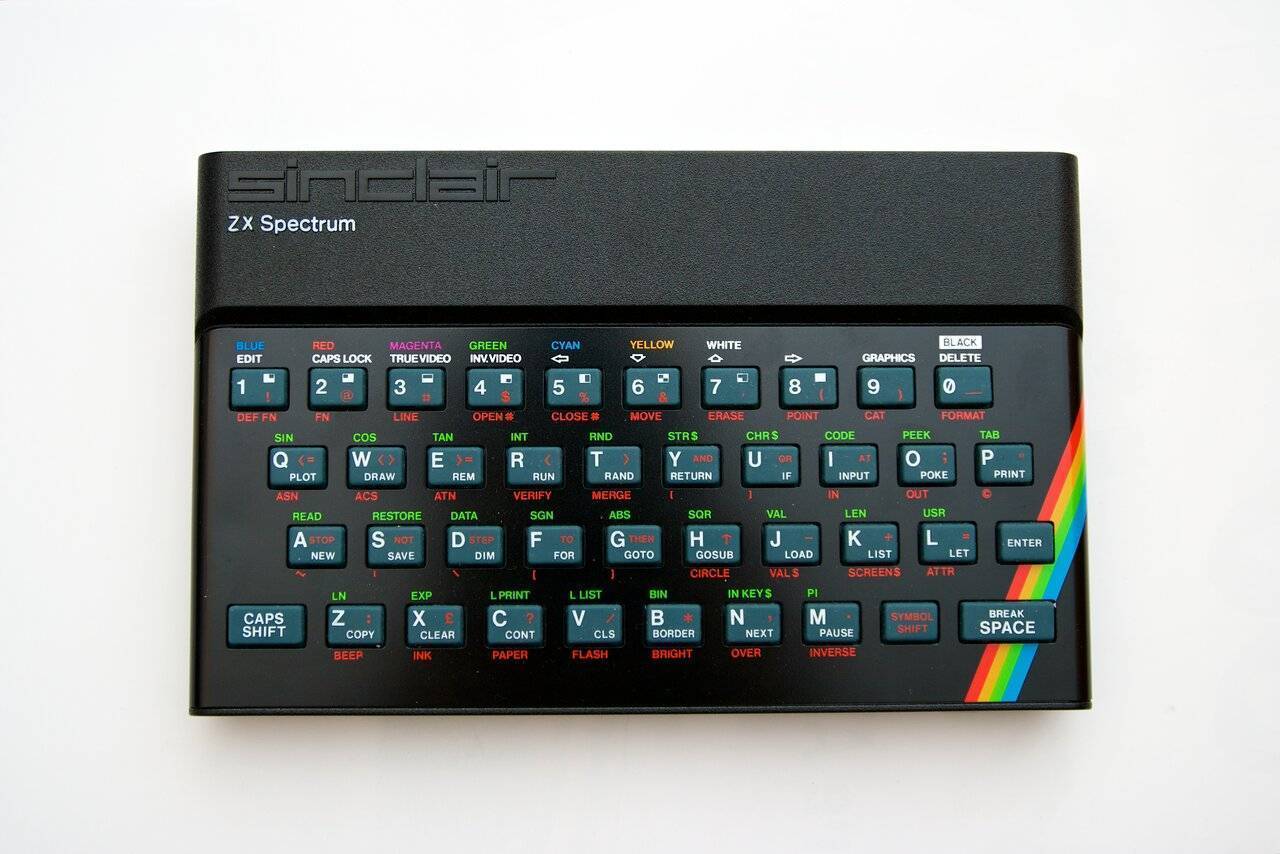 Sinclair_ZX_Spectrum_48k_(7160141482).jpg