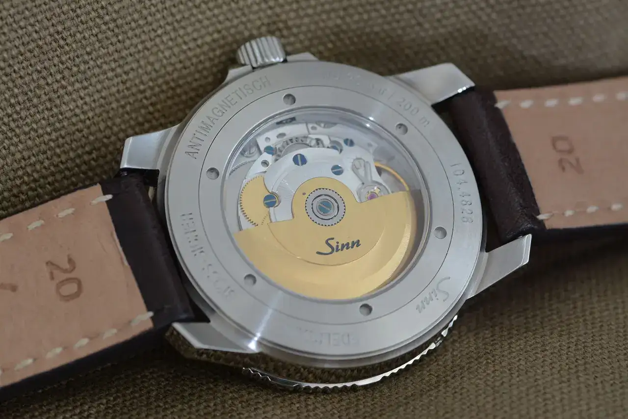 Sinn-104-2.webp