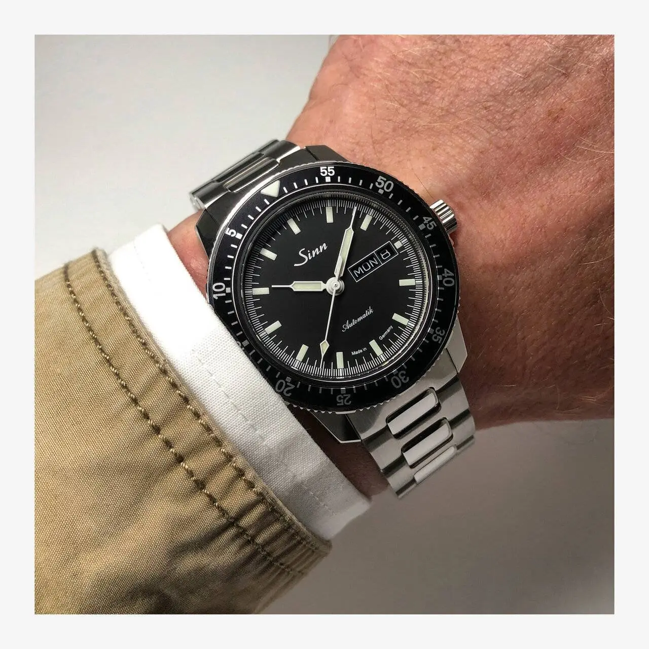 sinn-104stsai-automatic-pilot-watch-black-silver-coloured (1).webp