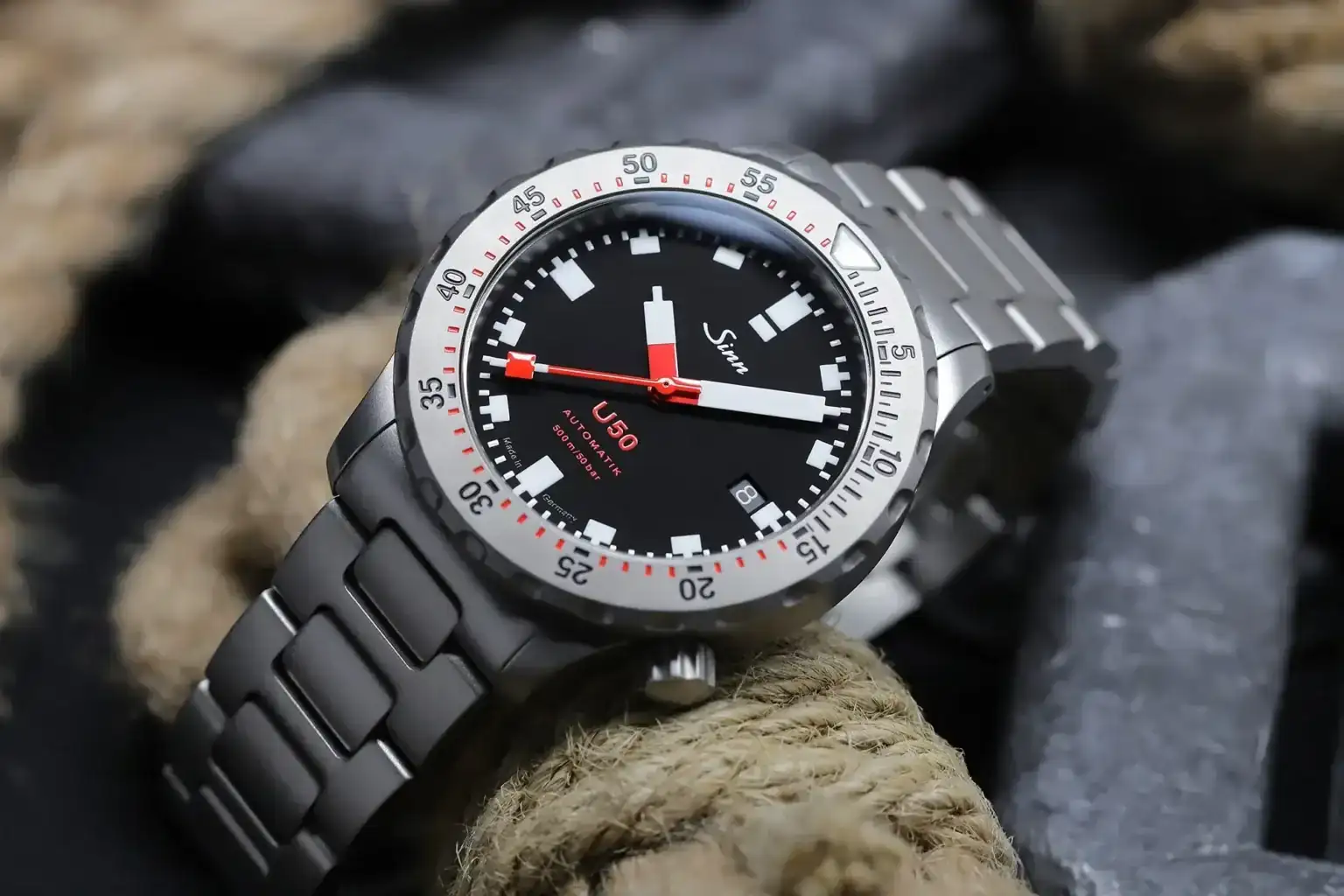 Sinn-U50-German-Submarine-Steel-Dive-Watch-4-1536x1024.webp