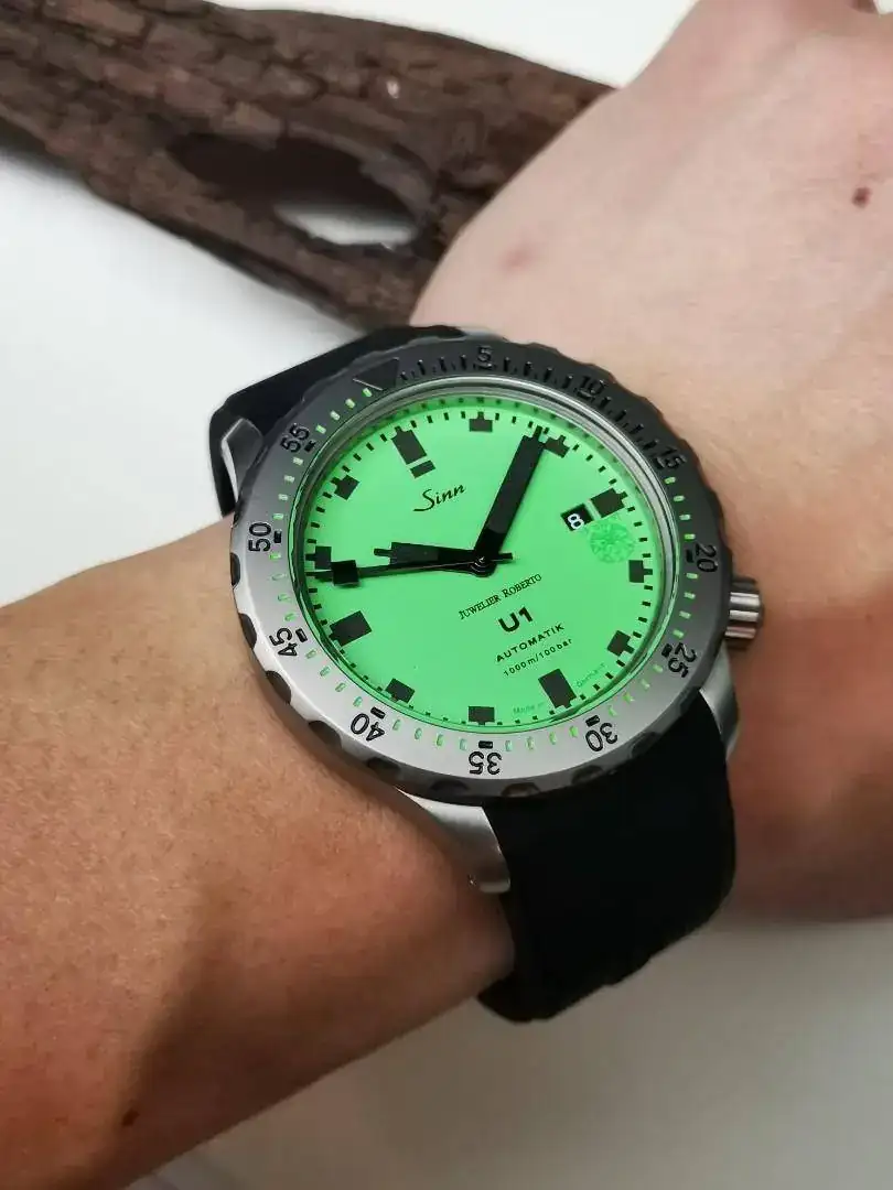 sinn_u1_juwelier_roberto_grun__1597256269_abe60094_progressive còpia.webp