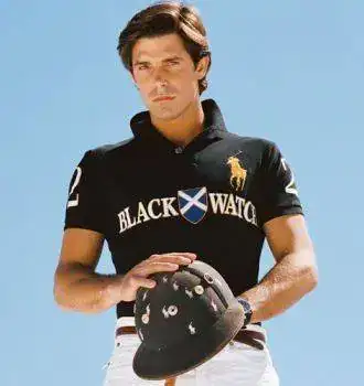 Slim+Custom-fit+Black+Watch.webp