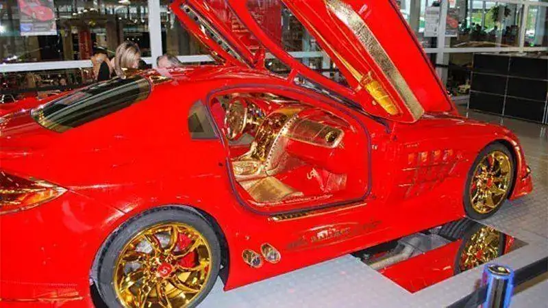 slr_dubai_ueli.webp