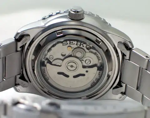 snzh57k_caseback.webp