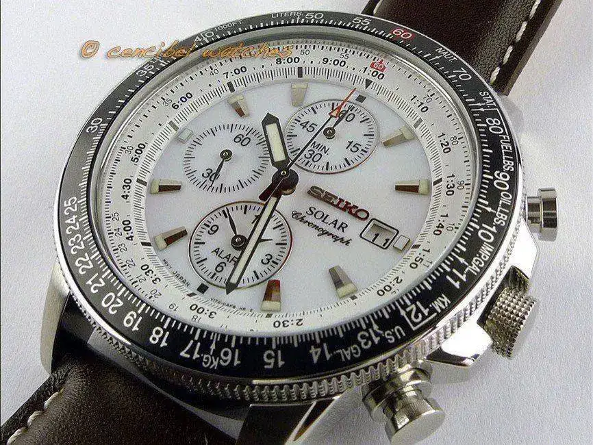 solar-alarm-chronograph-100m-wr-esfera-blanca-1-ti.webp