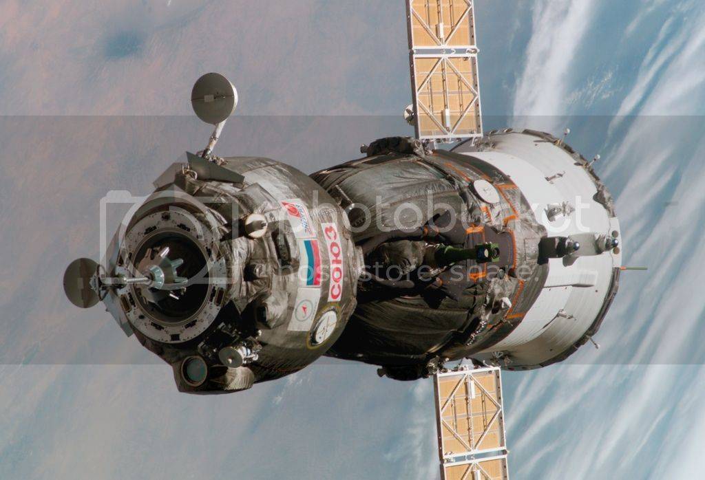 Soyuz_TMA-6_spacecraft_zpsgrabbwmk.jpg
