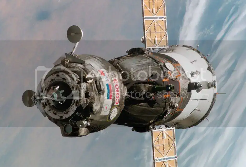 Soyuz_TMA-6_spacecraft_zpsgrabbwmk.webp