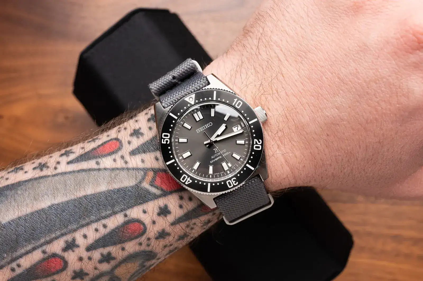 https://www.crownandbuckle.com/media/wysiwyg/SPB143_Gray_Supreme.jpg