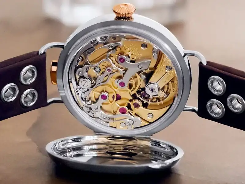 specialities-fowc-caseback-large.webp