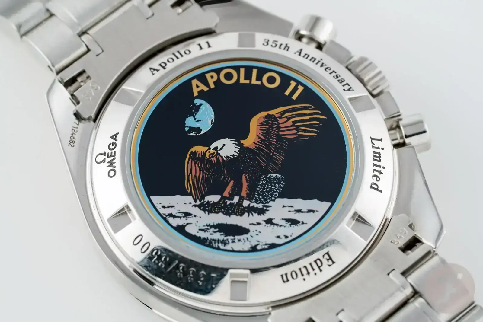 Speedmaster-Apollo-11-35th-3569.31.00.006-6.webp