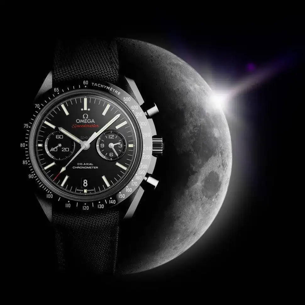 speedmaster_black_ceramic-2g.webp