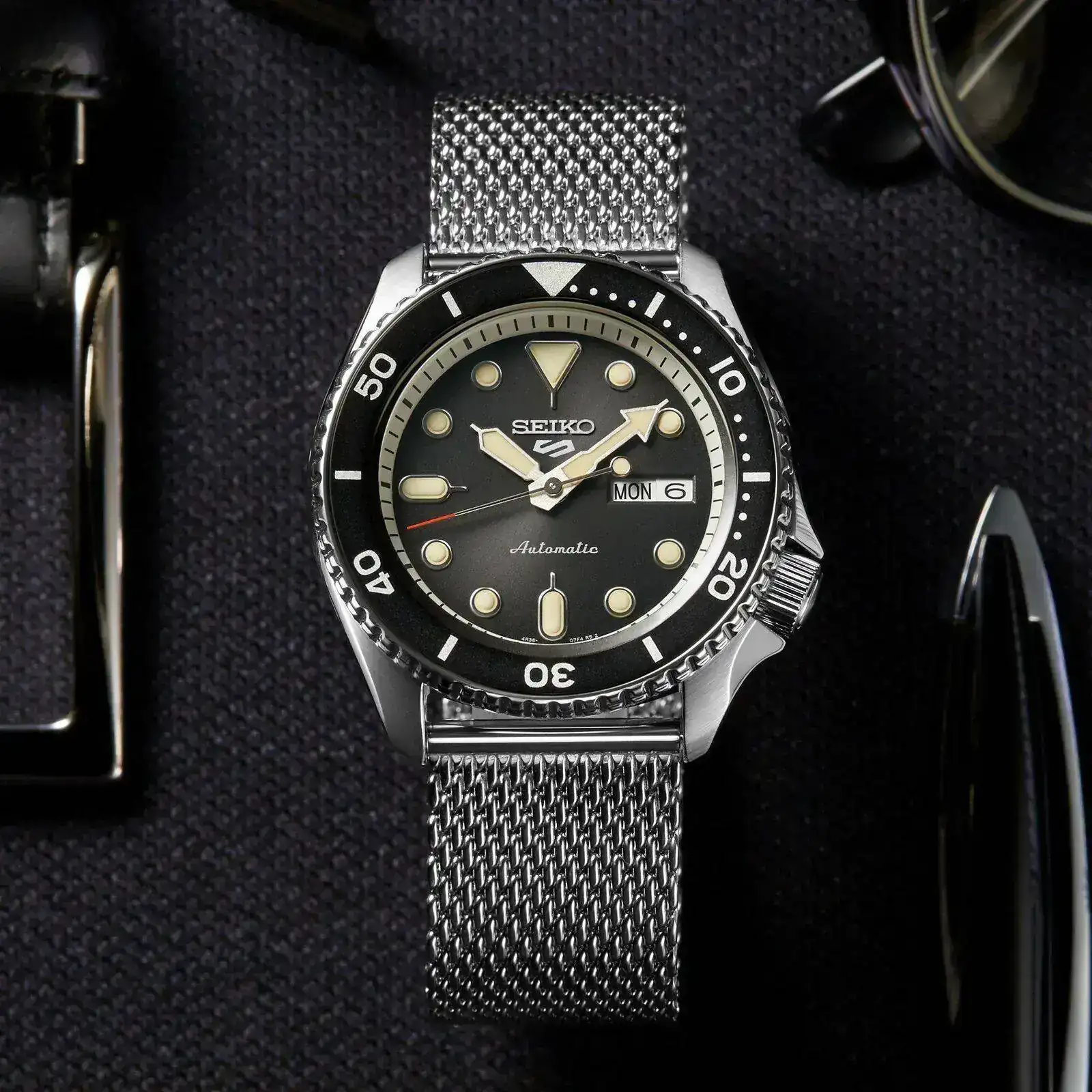 srpd73k1_seiko_5_sports_image_1_1.webp