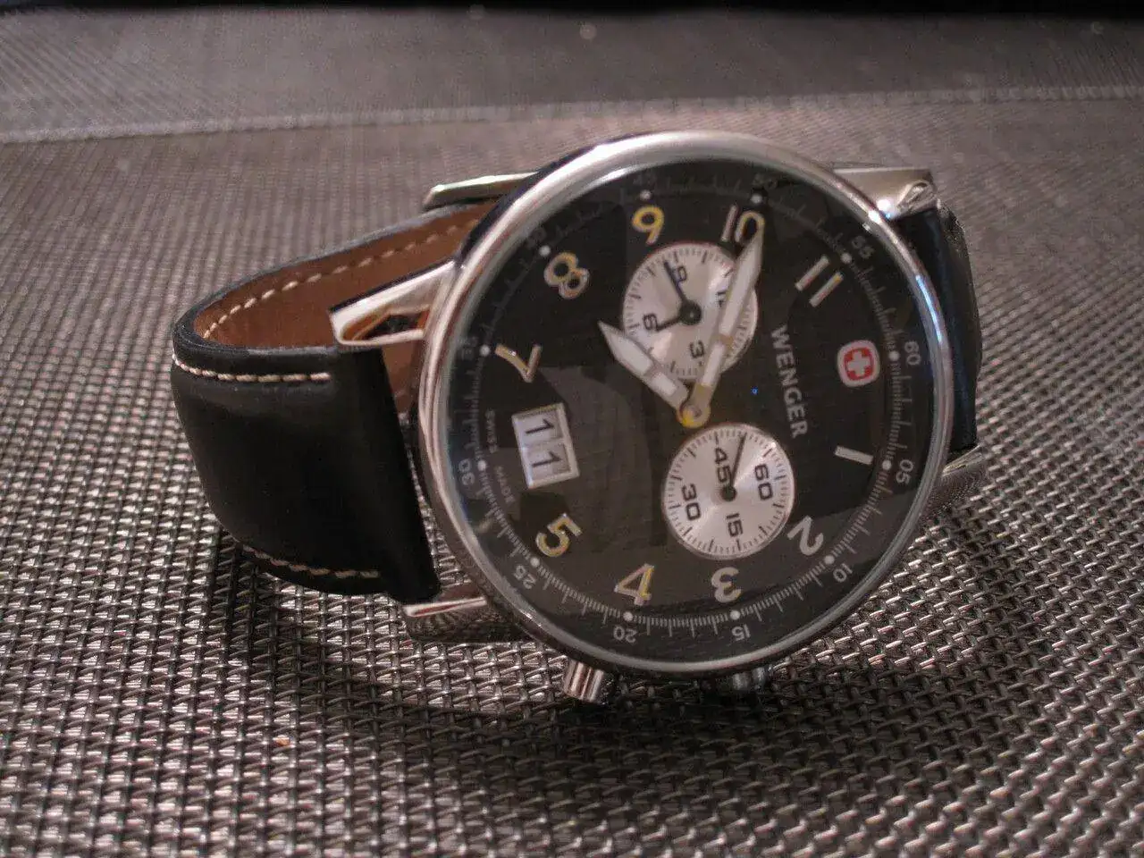 ss-army-dual-time-black-leather-strap-img_0680-jpg.webp