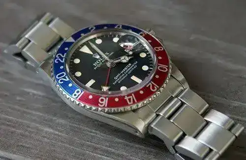 Standard-Rolex-GMT-1675-2.webp