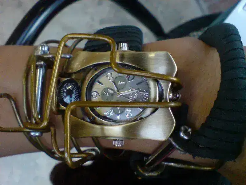 steam_punk_watch_1.webp