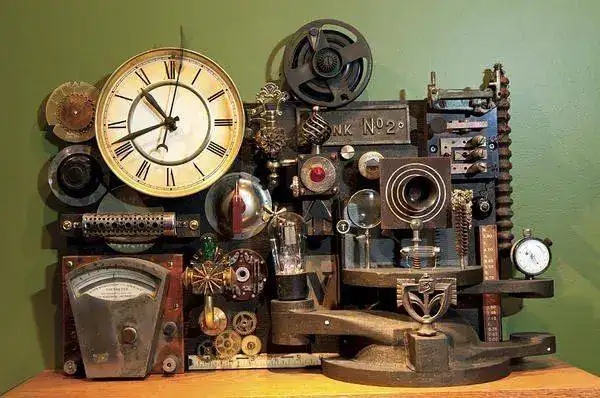 Steampunk-Alarm-Clock.webp