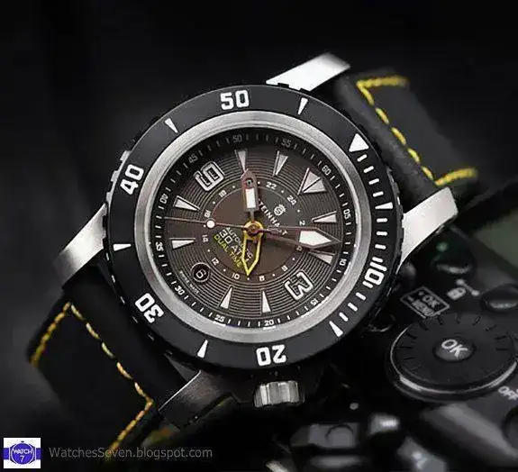 STEINHART+-+TRITON+30ATM+Dual+Time+(6).webp