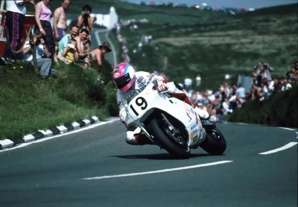 SteveHislopTT92CregNyBaa-1024x712.webp