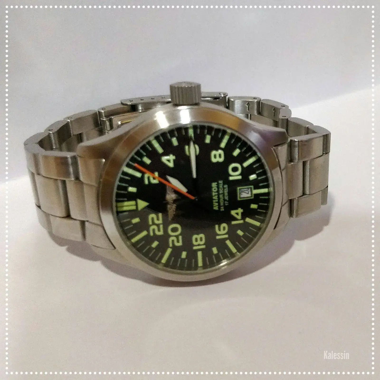 stKUjx7.webp
