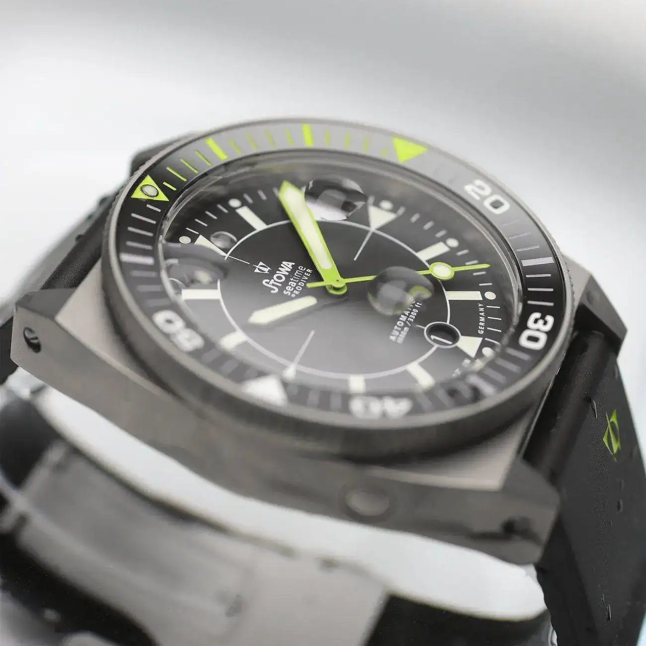 STOWA Prodiver BLACK GREEN Ceramic SPECIAL EDITION 03.webp