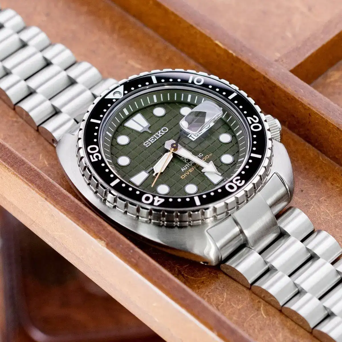 strapcode-watch-bands-SS221803B045_Seiko-SRPE05-King-Turtle-Green-MT-M_1200x.webp