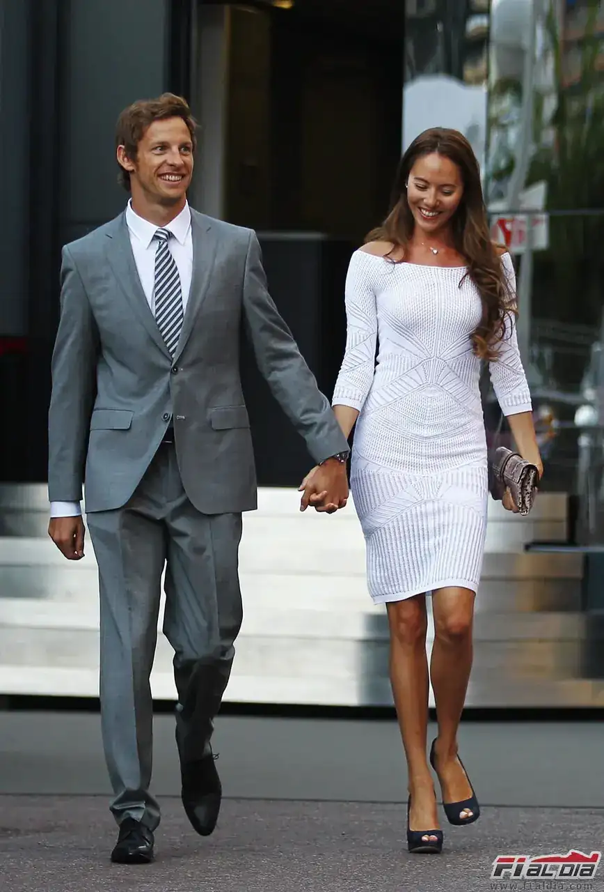 su-novia-jessica-michibata-en-el-gp-de-monaco-2011.webp