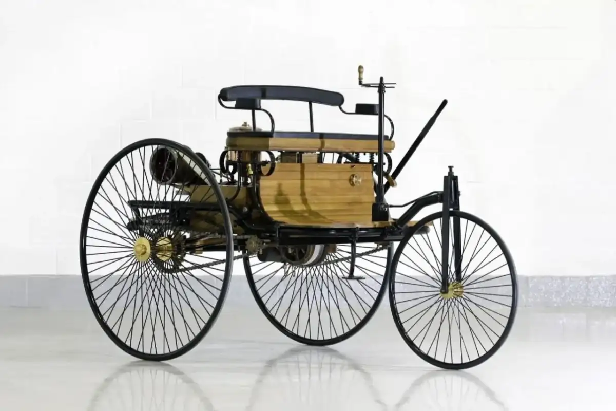 subasta-replica-benz-patent-motorwagen-1886-1200x800.webp
