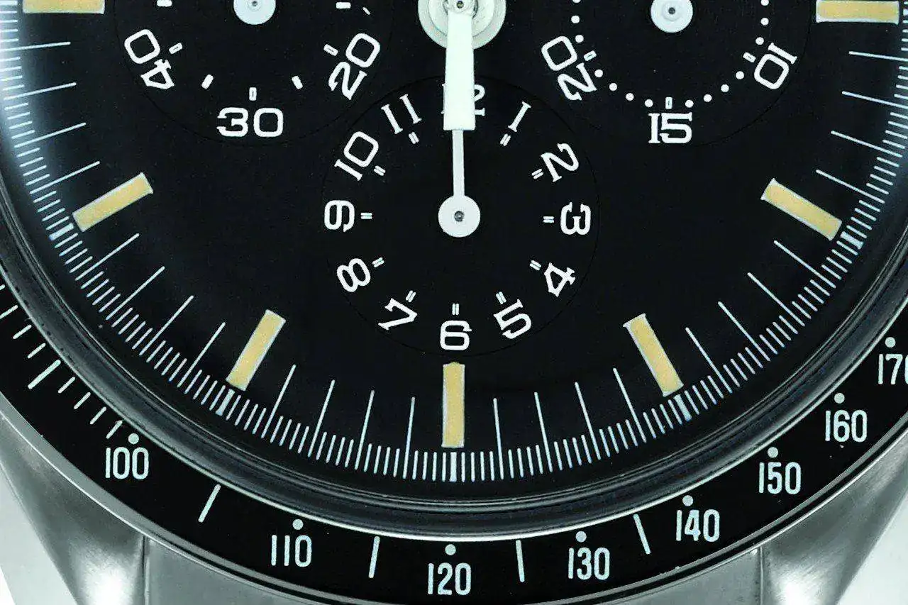 Subdial-Radial-Omega-Speedmaster-Antiquorum-2.webp