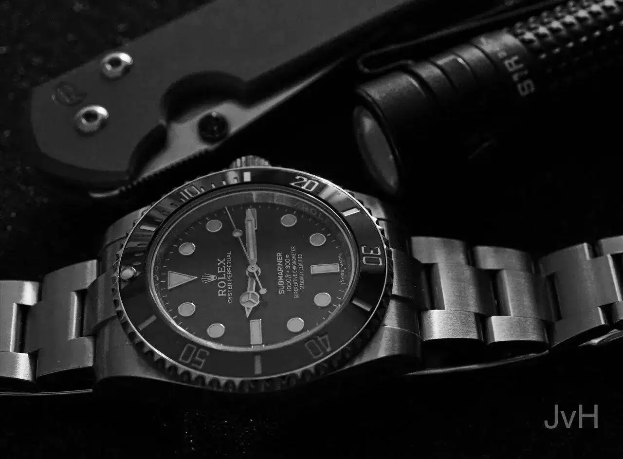 Submariner B&W.webp