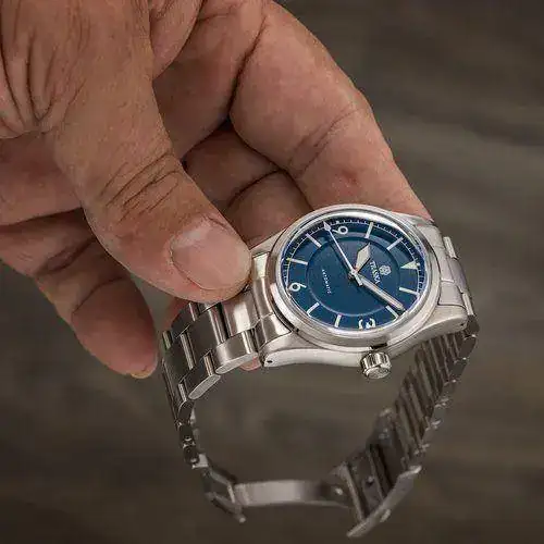 Summiteer-Midnight-Blue-Hand-36mm.jpg
