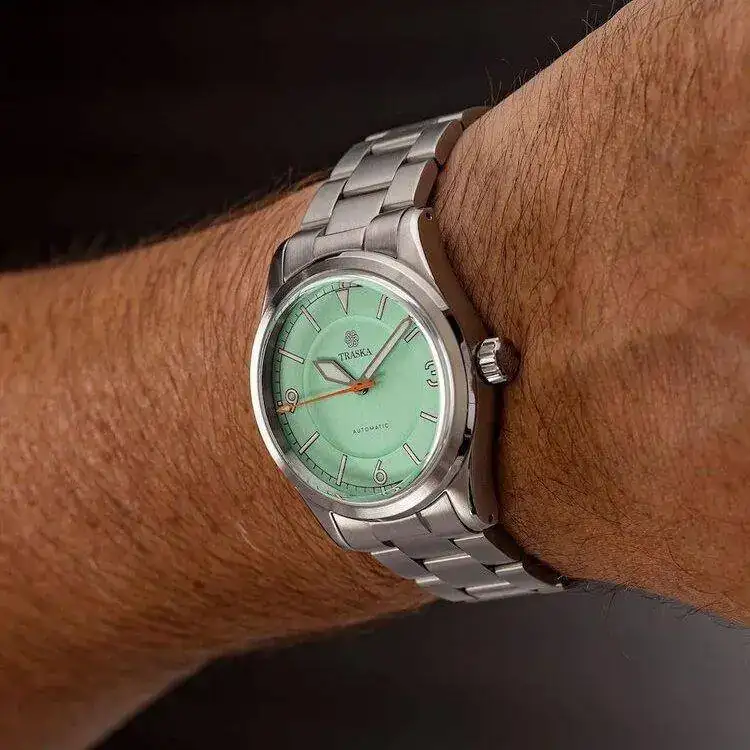 Summiteer-Mint-Green-Wristshot_1024x1024.webp