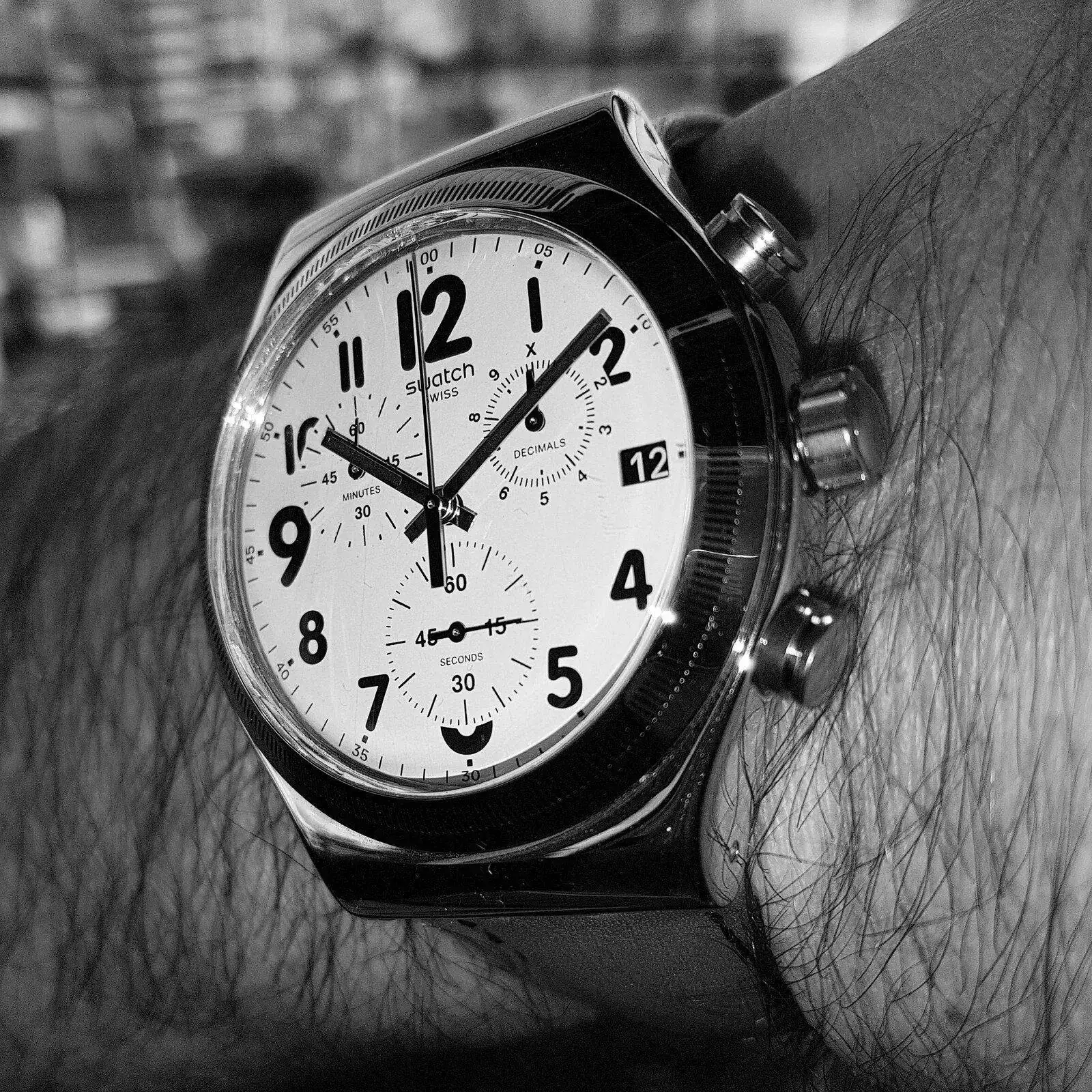 Swatch Leblon YVS408 (B&W) (2).webp